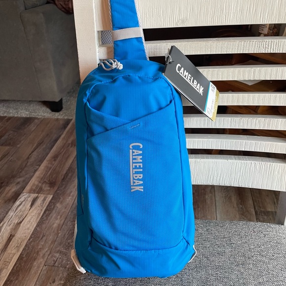 CamelBak Arete Sling 8 Lightweight hike Pack in Indigo Bunting / Silver BNWT. - Picture 1 of 10